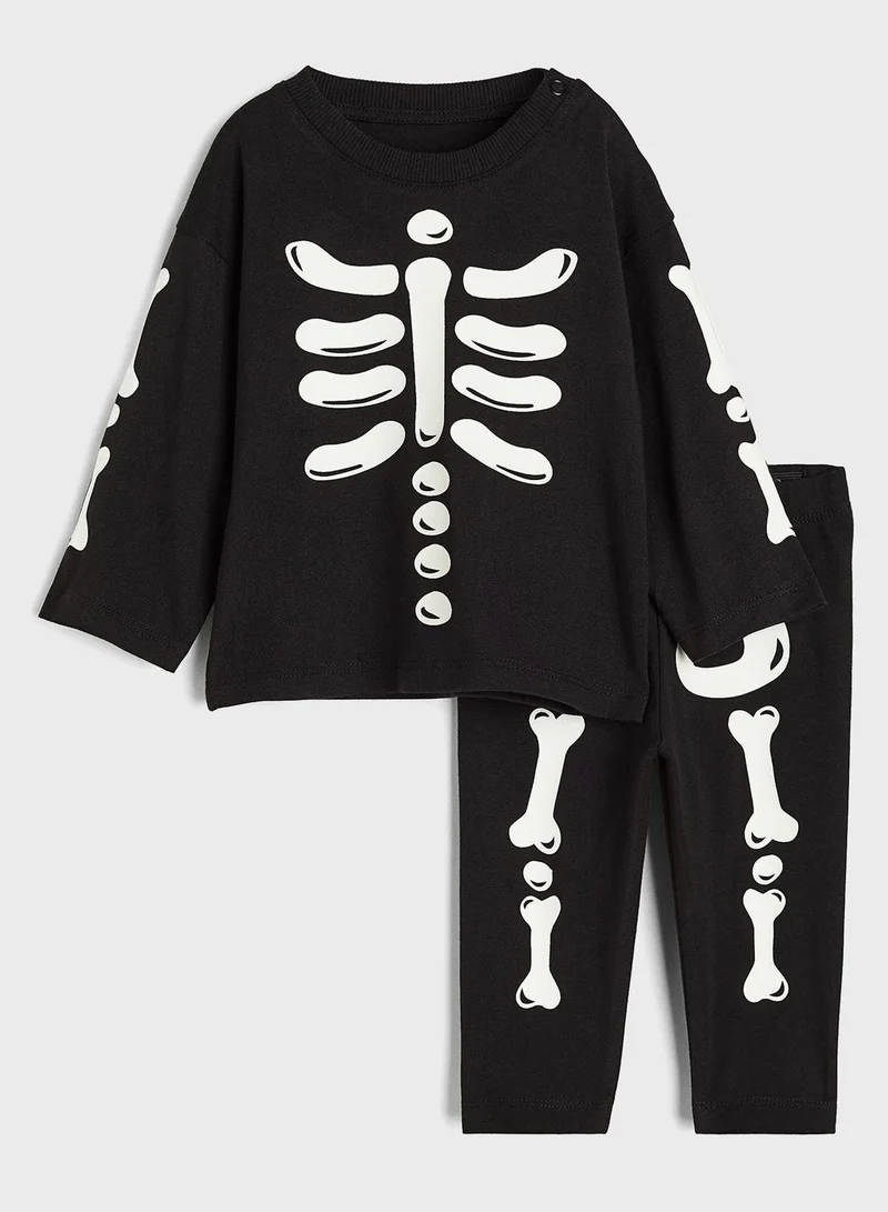 اتش اند ام بيجاما تيشيرت وبنطال للبيبي